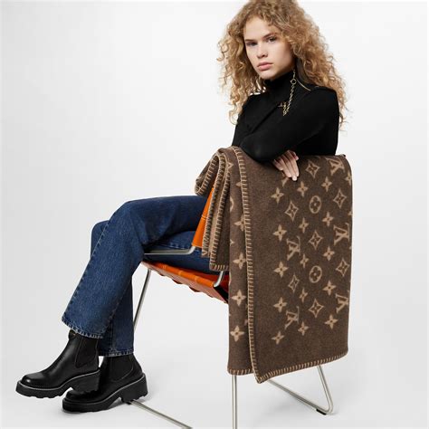 louis vuitton neo monogram blanket|PLAID NEO MONOGRAM MARRON S00 .